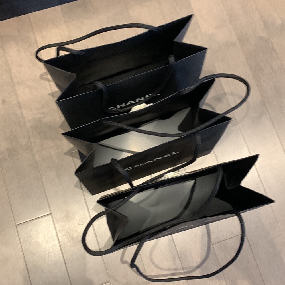 Authentic CHANEL Shopping Bags Set of 3 with Camellia | Large Boutique Gift Bags - Picture 7 of 9